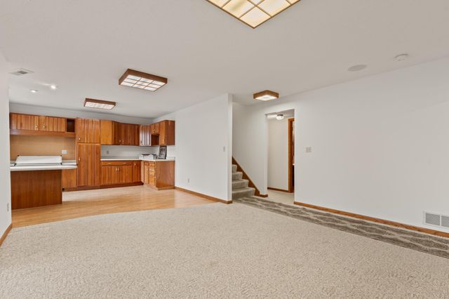 1090 Buckridge Drive NE, Rochester, MN 55906