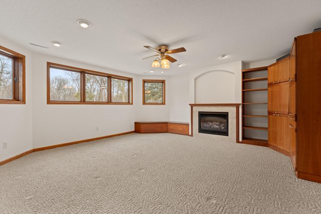 1090 Buckridge Drive NE, Rochester, MN 55906