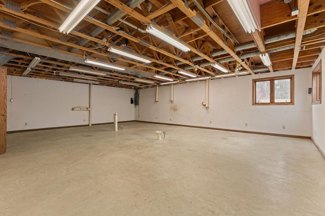 1090 Buckridge Drive NE, Rochester, MN 55906