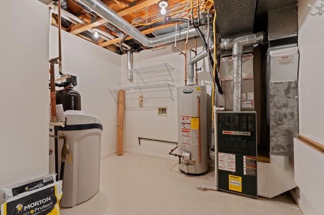 1090 Buckridge Drive NE, Rochester, MN 55906