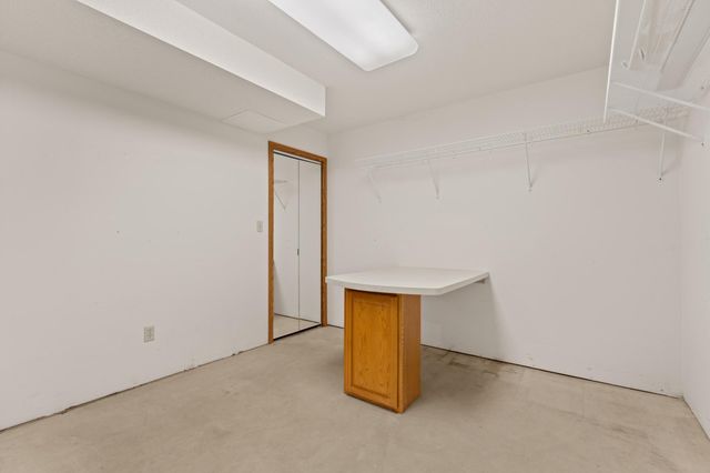 1090 Buckridge Drive NE, Rochester, MN 55906