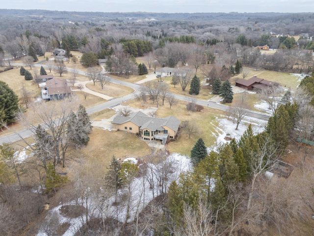 1090 Buckridge Drive NE, Rochester, MN 55906