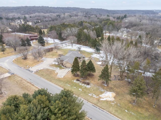 1090 Buckridge Drive NE, Rochester, MN 55906