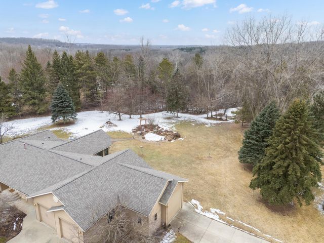 1090 Buckridge Drive NE, Rochester, MN 55906