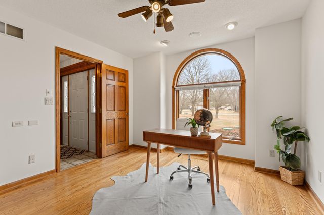 1090 Buckridge Drive NE, Rochester, MN 55906