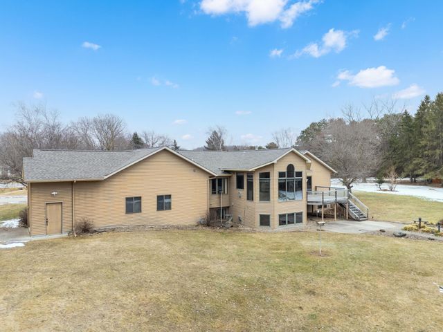 1090 Buckridge Drive NE, Rochester, MN 55906