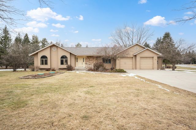 1090 Buckridge Drive NE, Rochester, MN 55906