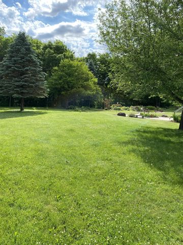 1090 Buckridge Drive NE, Rochester, MN 55906