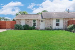 906 E Leslie CIR A, Austin, TX 78721