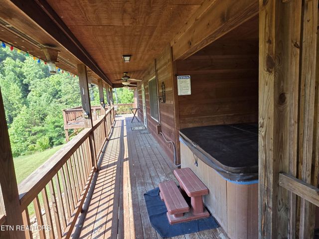 1425 Nicoha Blvd, Sevierville, TN 37876