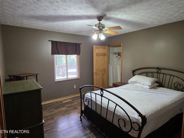 1425 Nicoha Blvd, Sevierville, TN 37876