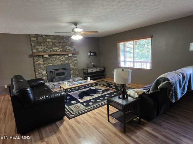 1425 Nicoha Blvd, Sevierville, TN 37876