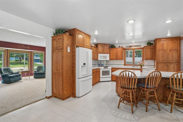 1124 15th Street, West Des Moines, IA 50265
