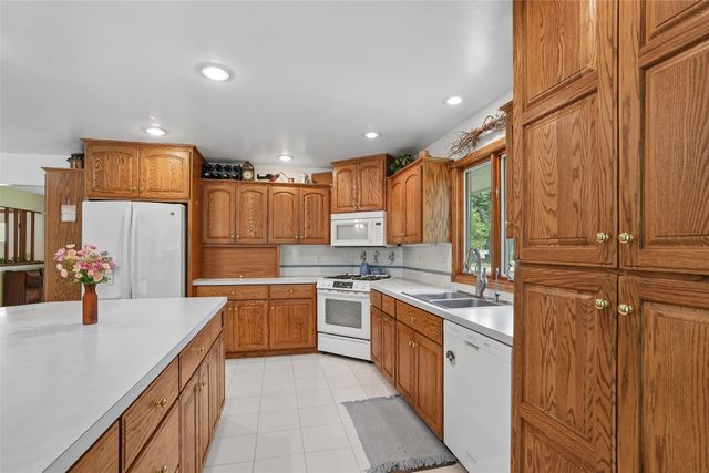 1124 15th Street, West Des Moines, IA 50265