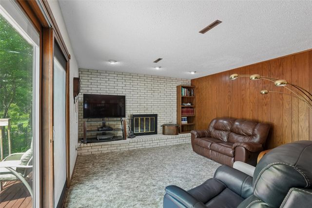 1124 15th Street, West Des Moines, IA 50265