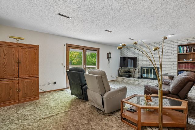 1124 15th Street, West Des Moines, IA 50265