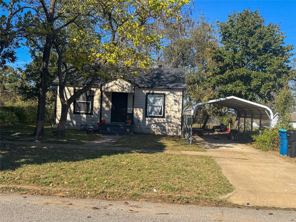 627 E Woodard Street, Denison, TX 75021