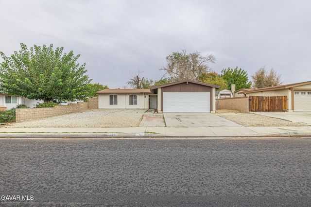 44256 Gingham Avenue, Lancaster, CA 93535