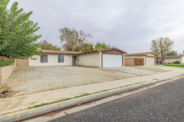 44256 Gingham Avenue, Lancaster, CA 93535