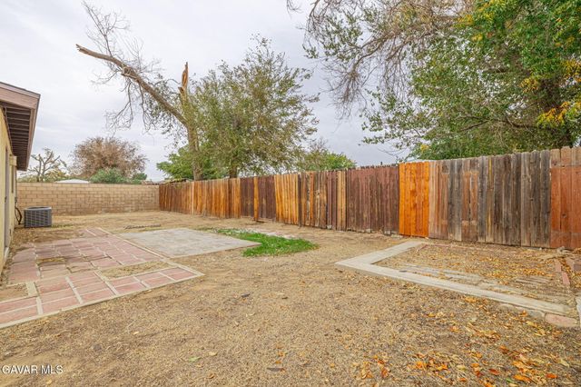 44256 Gingham Avenue, Lancaster, CA 93535