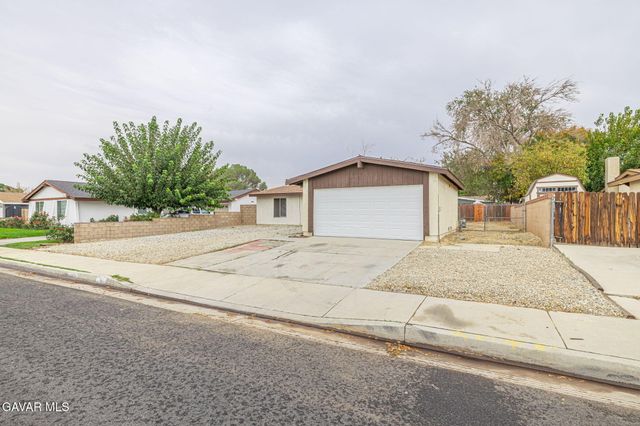 44256 Gingham Avenue, Lancaster, CA 93535