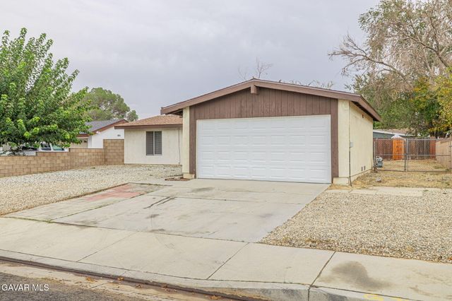 44256 Gingham Avenue, Lancaster, CA 93535