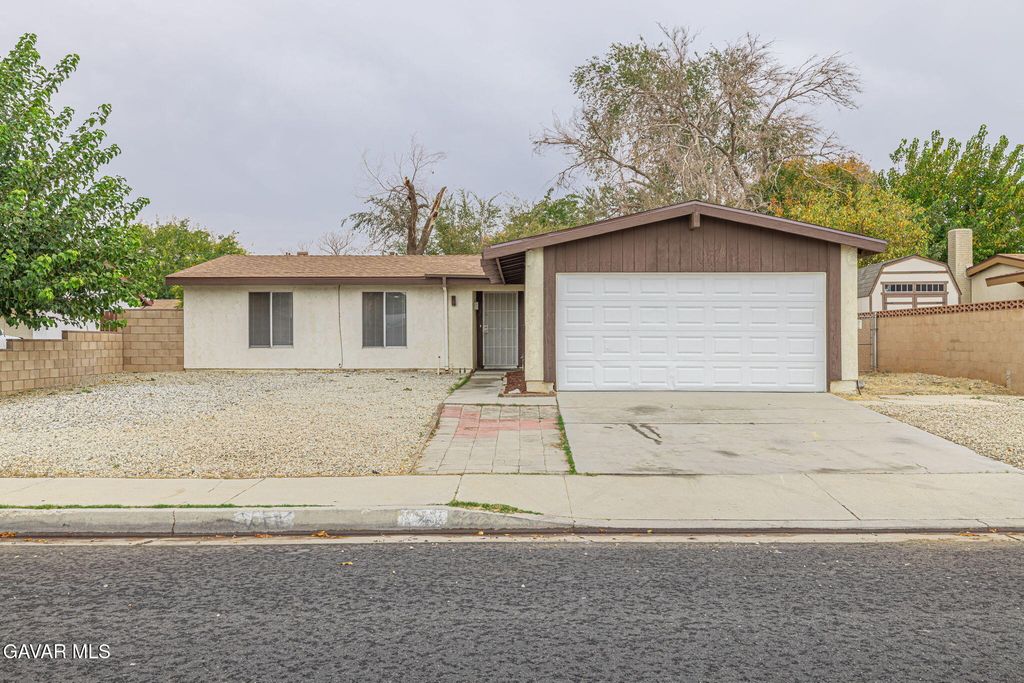 44256 Gingham Avenue, Lancaster, CA 93535