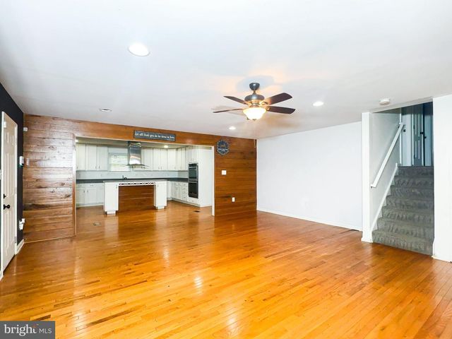 2204 HOLLY OAK CT, Waldorf, MD 20601