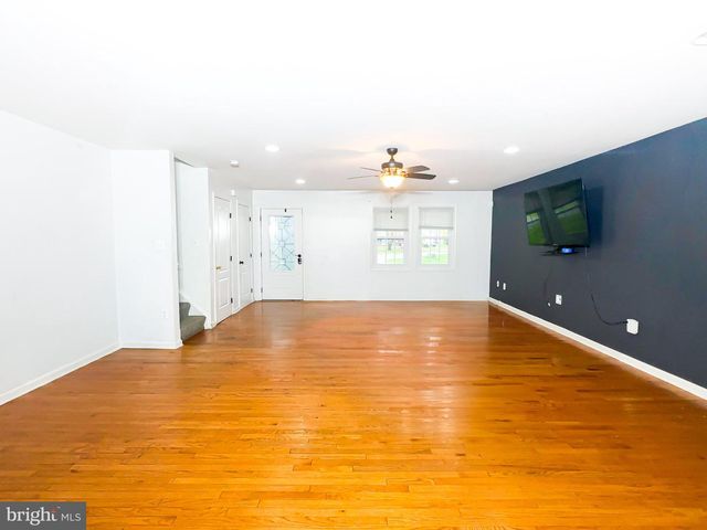 2204 HOLLY OAK CT, Waldorf, MD 20601