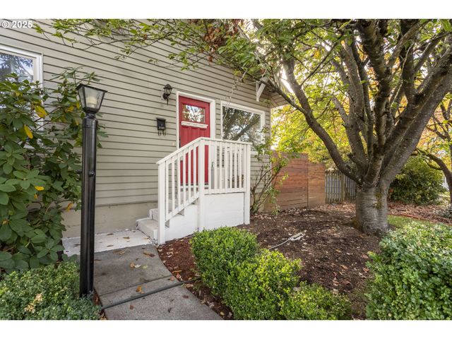 2101 E 33RD St, Vancouver, WA 98663