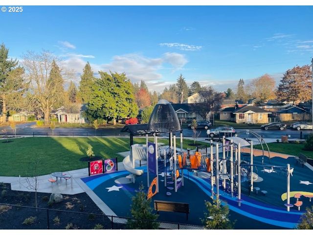 2101 E 33RD St, Vancouver, WA 98663