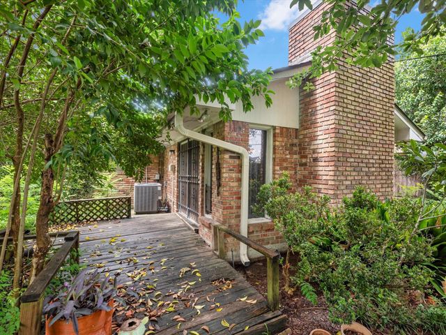 4910 Yarwell Drive, Houston, TX 77096