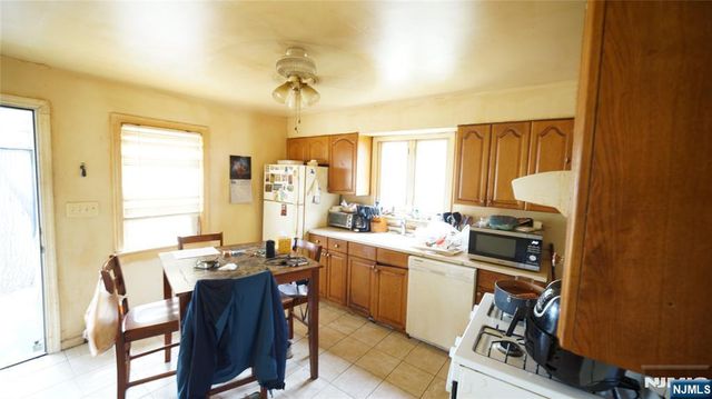 290 Central Avenue, Haledon, NJ 07508