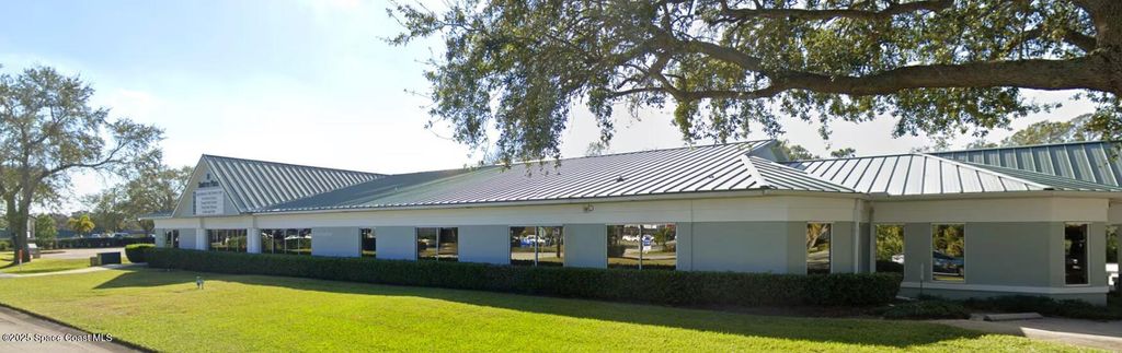 14 Suntree Place, Melbourne, FL 32940