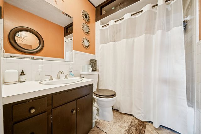 341 N Colonial Pl, Wichita, KS 67206