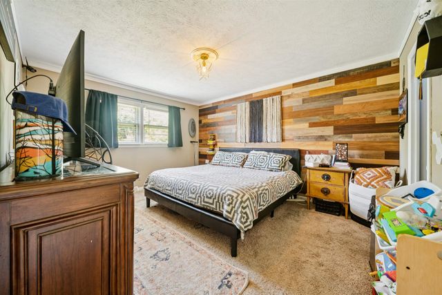 341 N Colonial Pl, Wichita, KS 67206