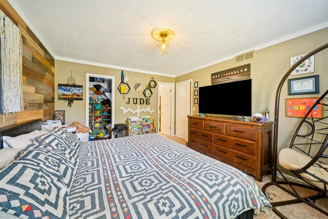 341 N Colonial Pl, Wichita, KS 67206