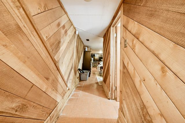 341 N Colonial Pl, Wichita, KS 67206