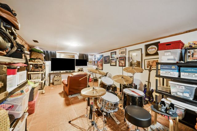 341 N Colonial Pl, Wichita, KS 67206