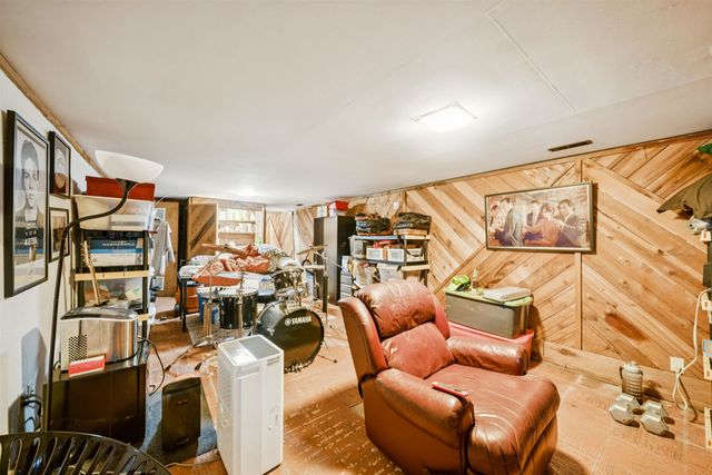 341 N Colonial Pl, Wichita, KS 67206