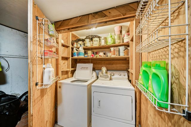 341 N Colonial Pl, Wichita, KS 67206