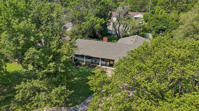 341 N Colonial Pl, Wichita, KS 67206