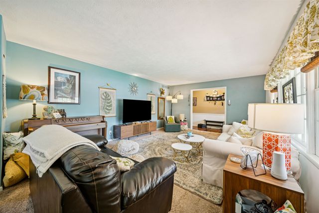 341 N Colonial Pl, Wichita, KS 67206