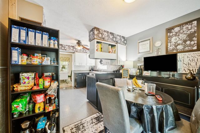 341 N Colonial Pl, Wichita, KS 67206