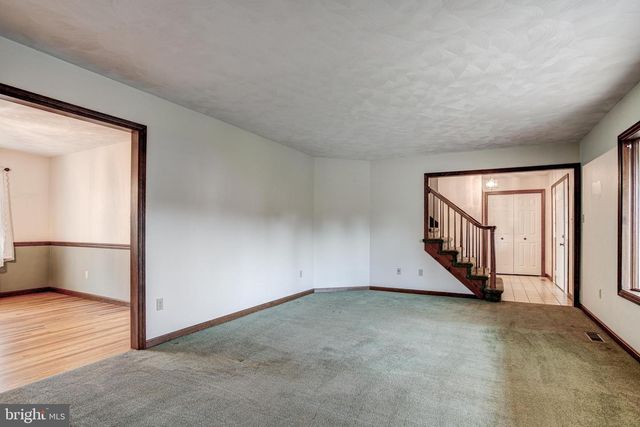 1765 CAMBRIDGE DR, State College, PA 16803