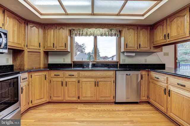 1765 CAMBRIDGE DR, State College, PA 16803