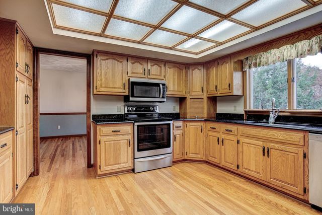 1765 CAMBRIDGE DR, State College, PA 16803