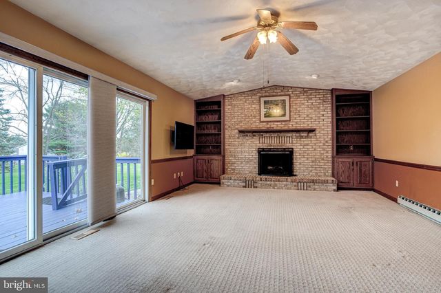 1765 CAMBRIDGE DR, State College, PA 16803