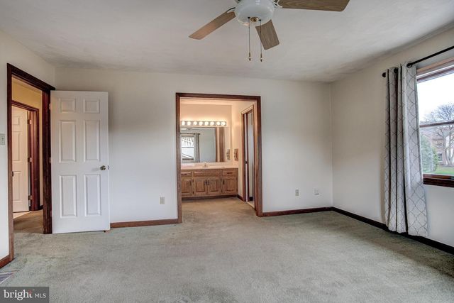 1765 CAMBRIDGE DR, State College, PA 16803