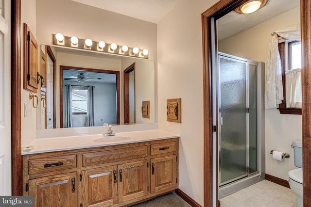 1765 CAMBRIDGE DR, State College, PA 16803